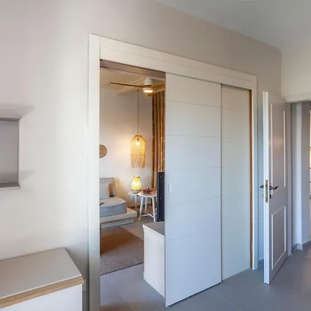 Calypso Front Daire Chaniotis