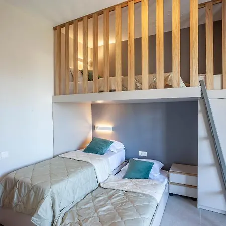 Calypso Front Apartment *