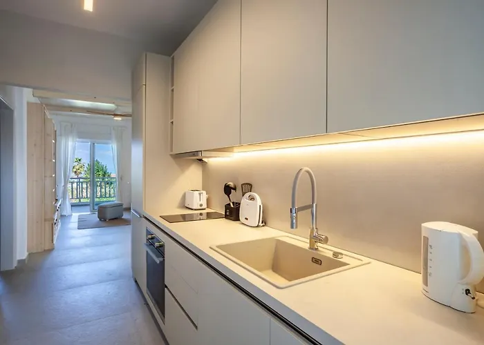 Calypso Front Chaniotis