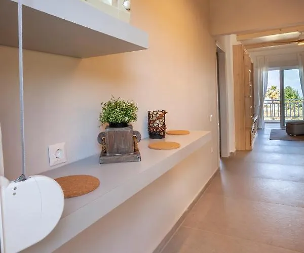 Calypso Front Chaniotis